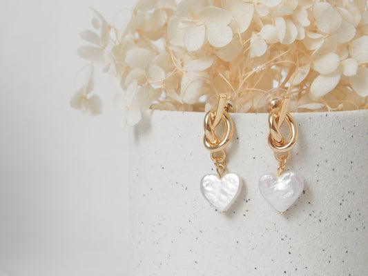 Rosie Freshwater Heart Knot