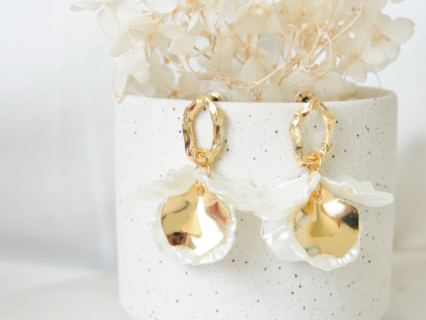 Ciara Shell Dangle Earrings