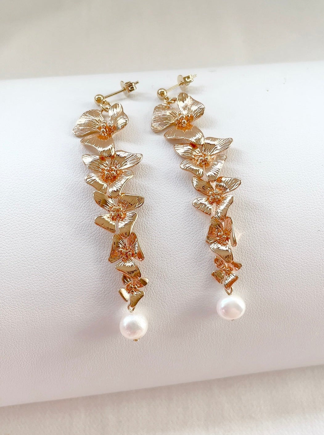Layra Gold Flower Dangle