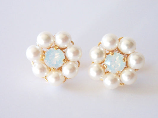 Chloe Pearl Flower Cluster Earrings