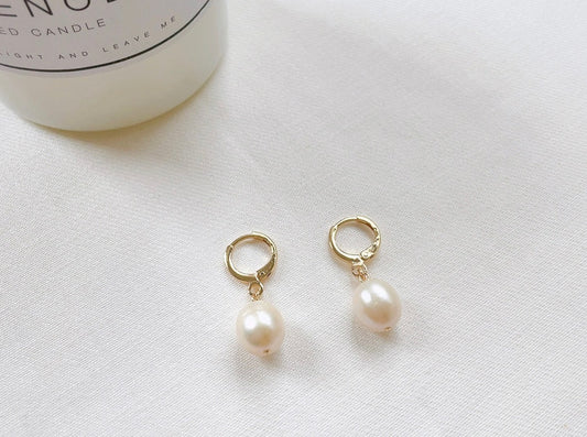 Katy Freshwater Pearl Huggies
