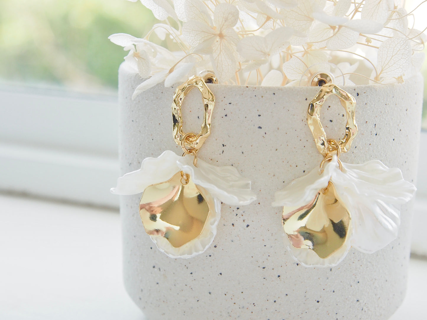 Ciara Shell Dangle Earrings