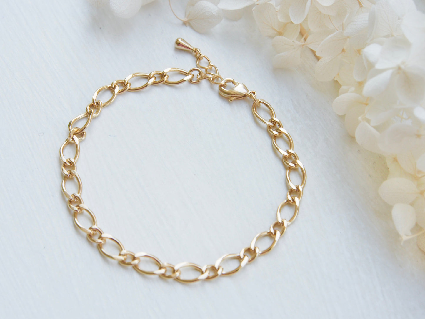 Jen Dainty Oval Figaro Chain Bracelet