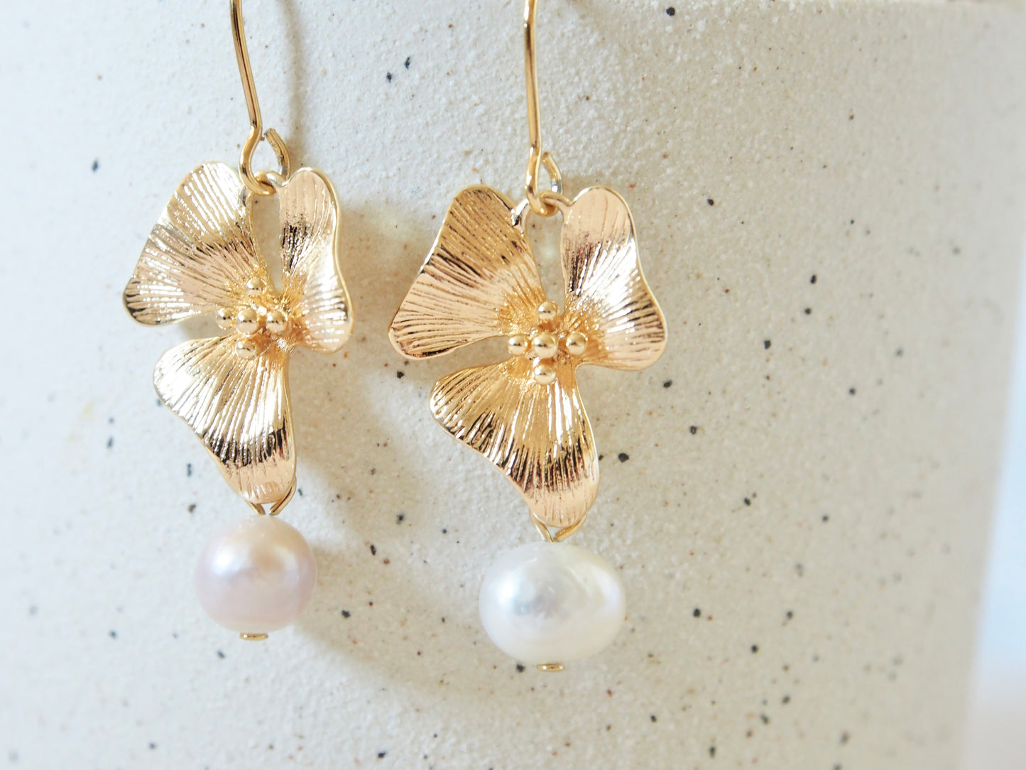 Cathy Gold Flower with Freshwater Pearl