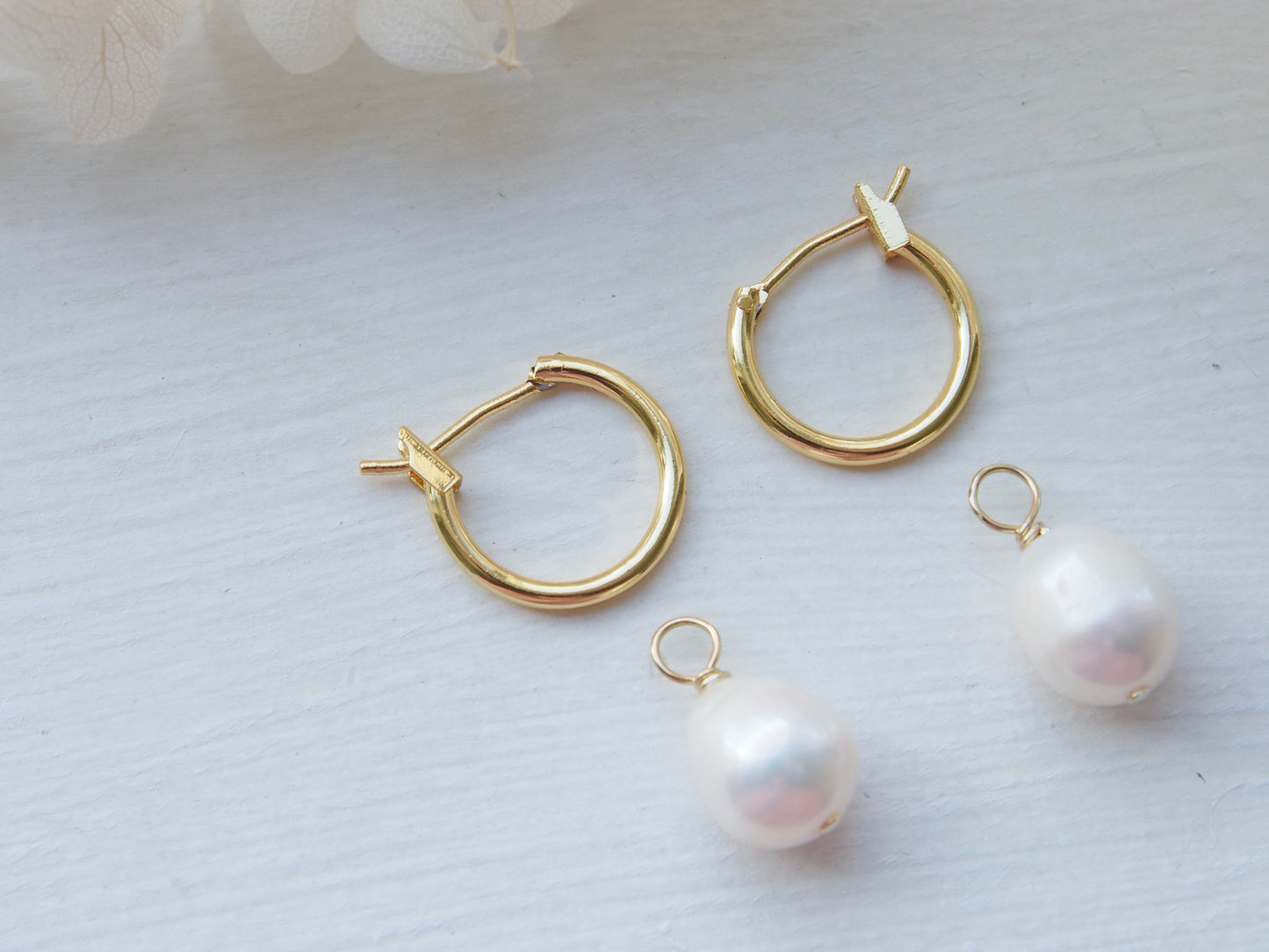 Jenny Two-way Pearl Hoop