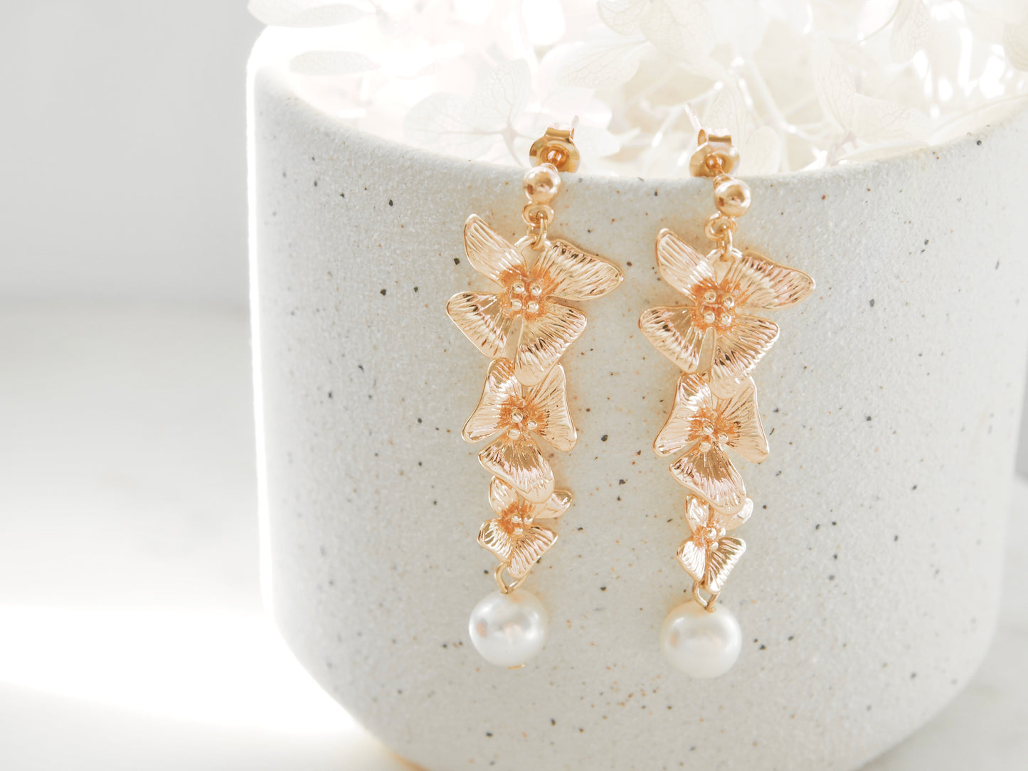 Hannah Gold Flower dangle with Freshwater Pearl
