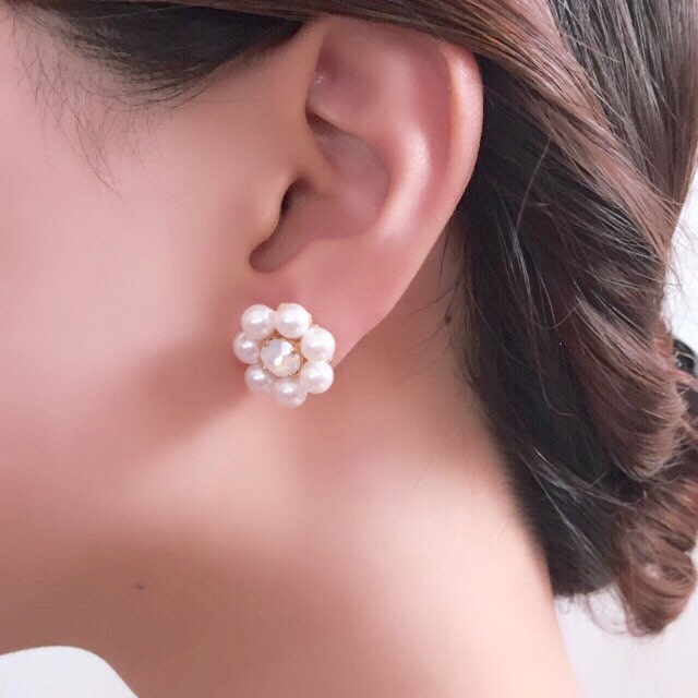 Chloe Pearl Flower Cluster Earrings